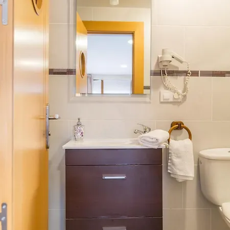 Apartamentos Playa De Cobreces *